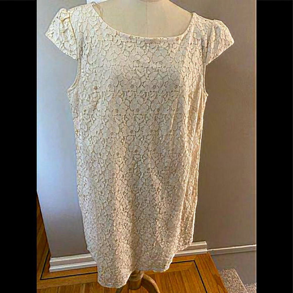 TACERA|, Cream coloured cotton lace dress with lining. Size XL